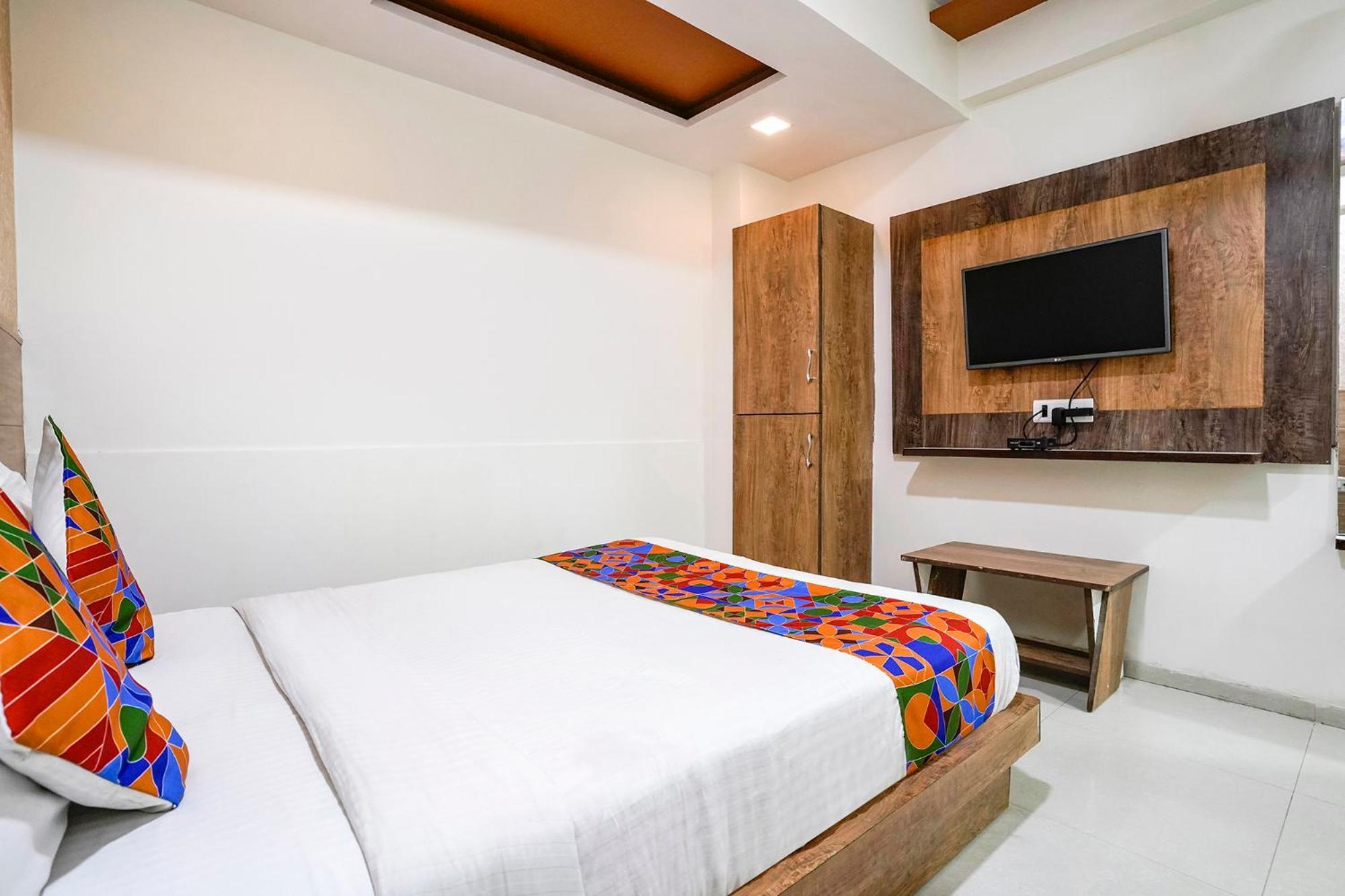 Fabhotel Galaxy I Ahmedabad Bagian luar foto
