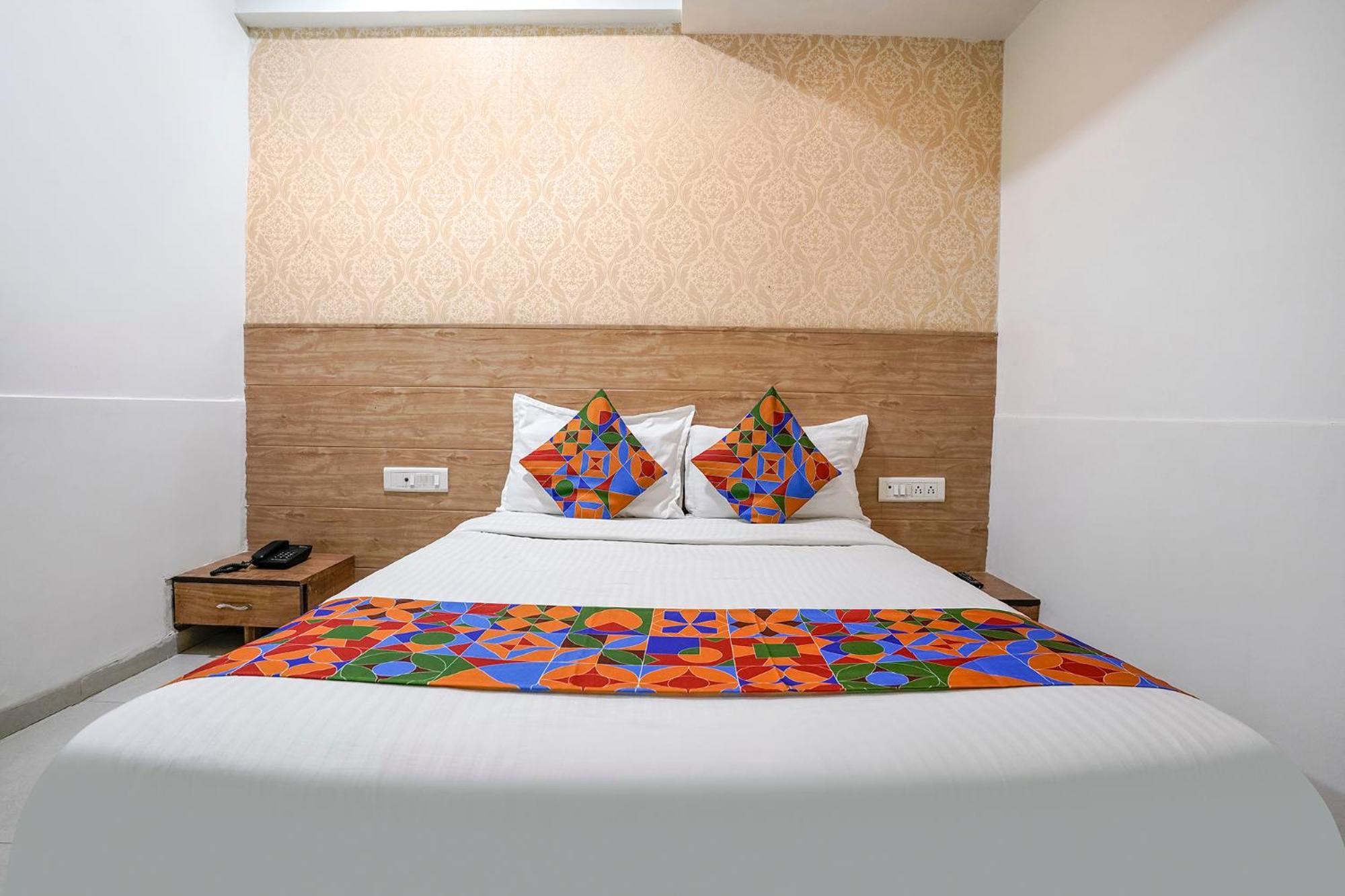 Fabhotel Galaxy I Ahmedabad Bagian luar foto