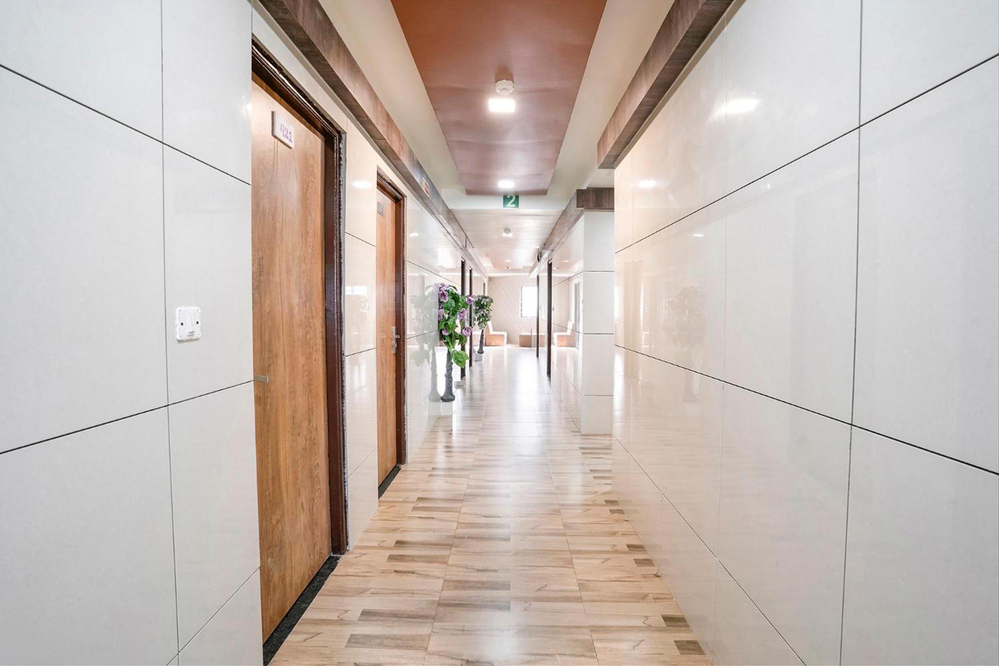 Fabhotel Galaxy I Ahmedabad Bagian luar foto